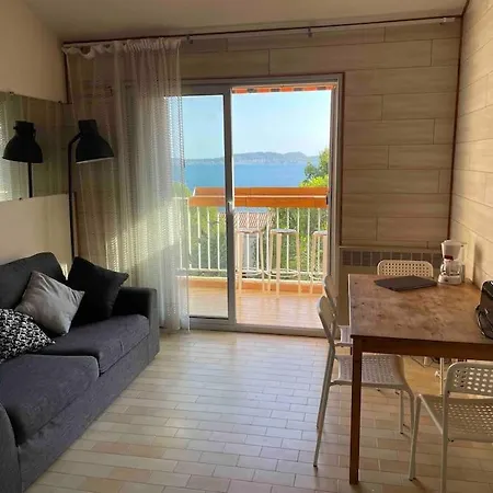 Apartment Vue Mer, 2 Min A Pied De La Mer Hyeres